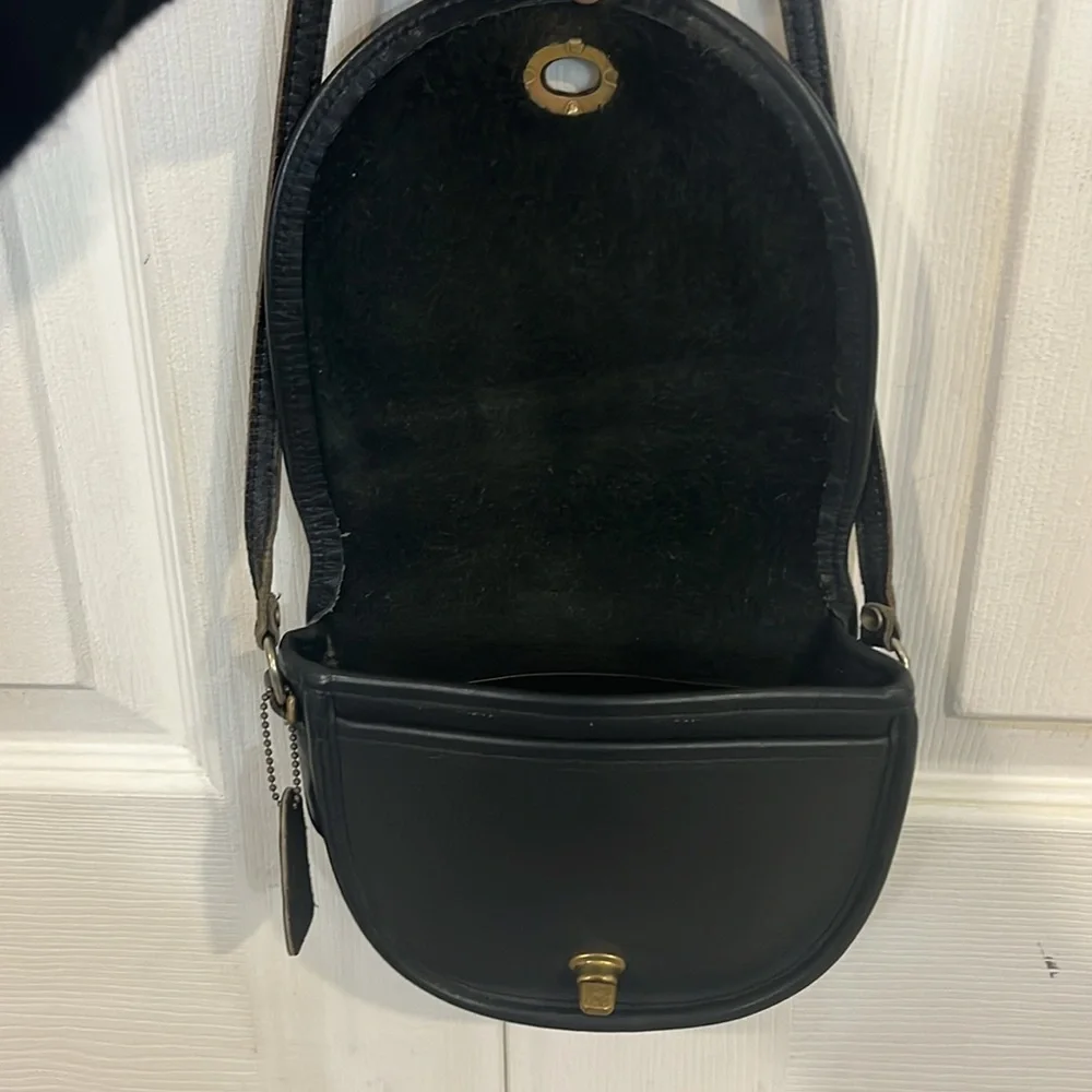 Vintage Coach Black Leather Crossbody Shoulder Bag - Picture 8 of 12